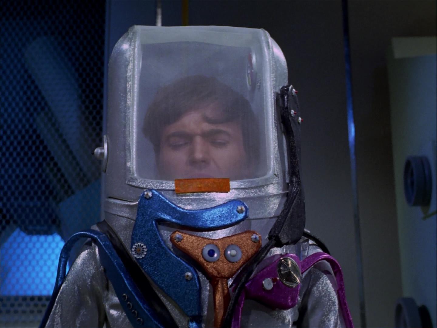 ariane179254_StarTrek_3x09_TheTholianWeb_0535.jpg