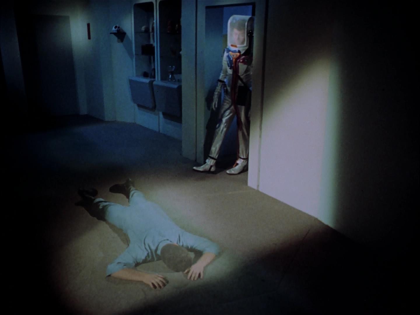 ariane179254_StarTrek_3x09_TheTholianWeb_0595.jpg