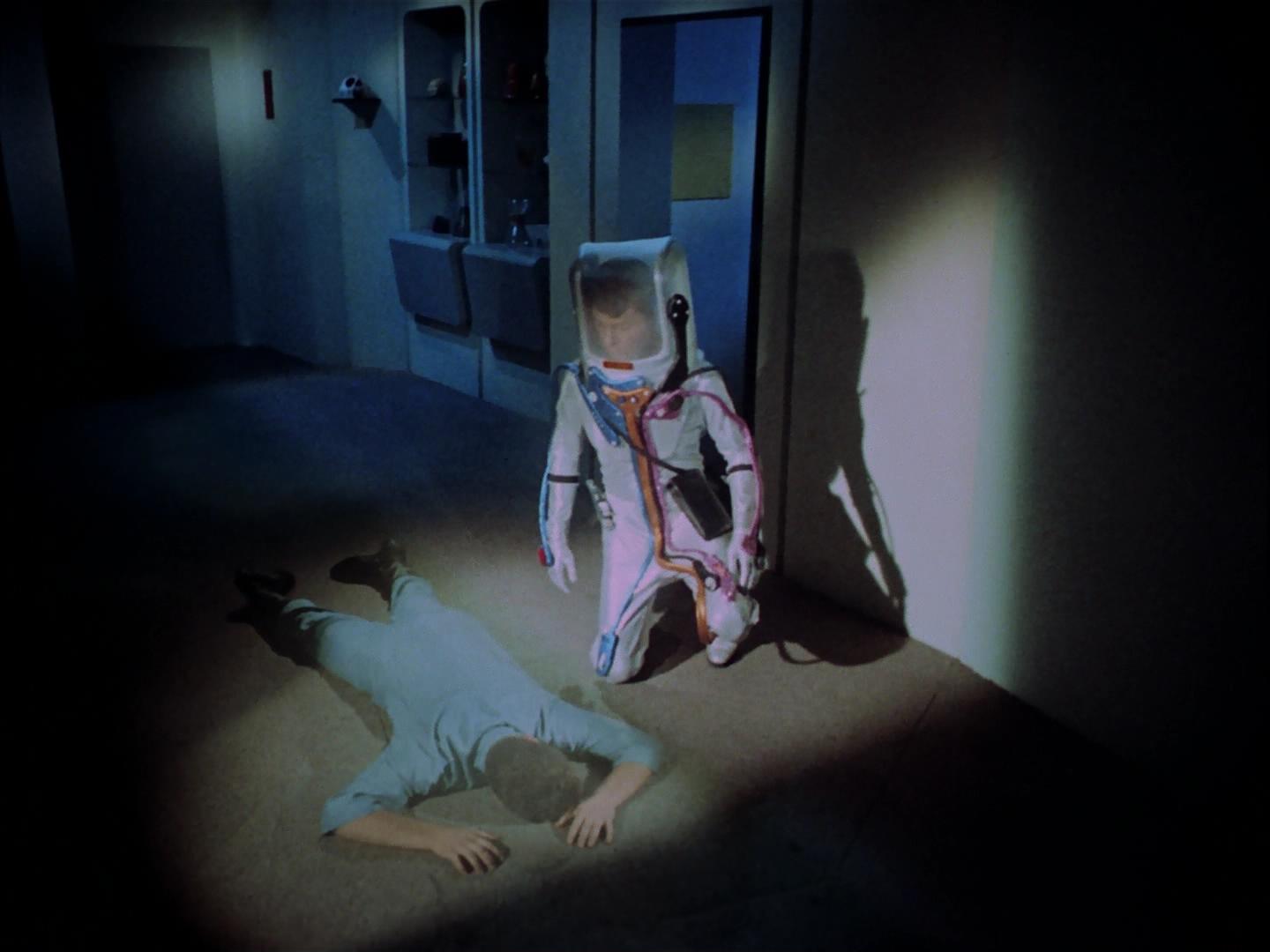 ariane179254_StarTrek_3x09_TheTholianWeb_0602.jpg