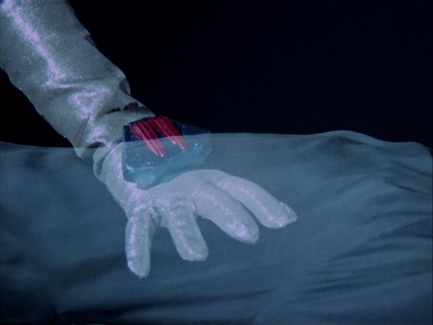 ariane179254_StarTrek_3x09_TheTholianWeb_0605.jpg