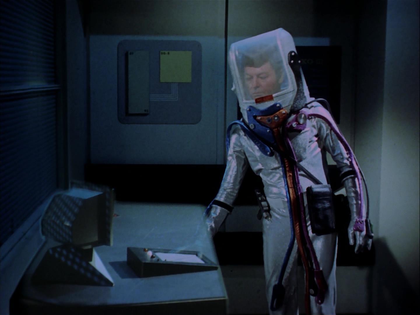 ariane179254_StarTrek_3x09_TheTholianWeb_0625.jpg