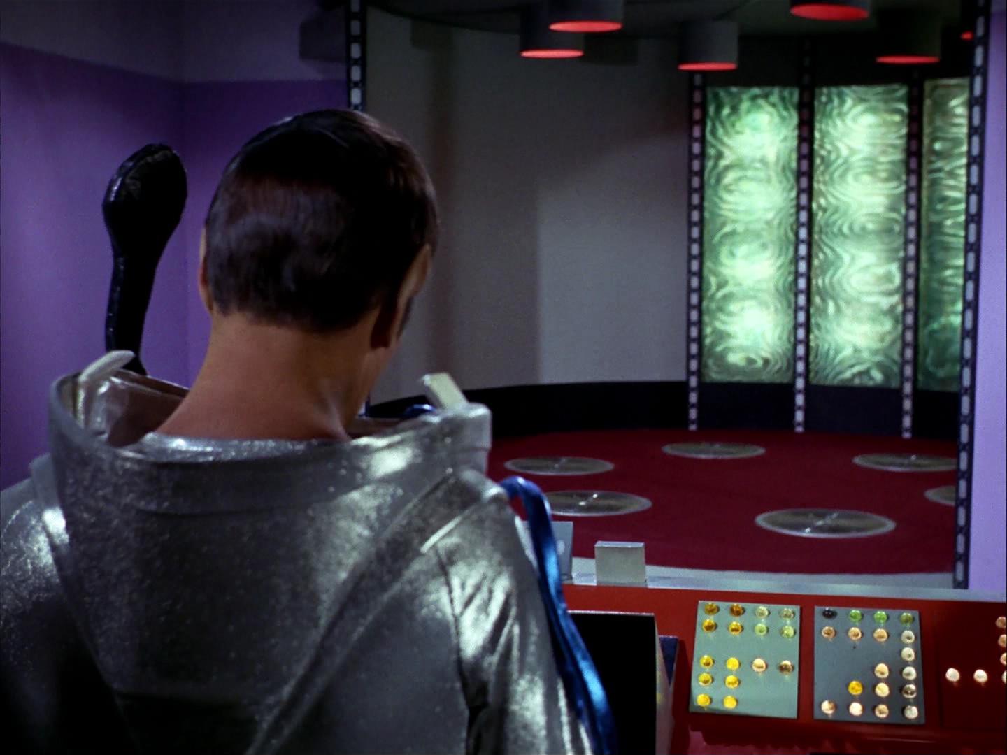 ariane179254_StarTrek_3x09_TheTholianWeb_0863.jpg