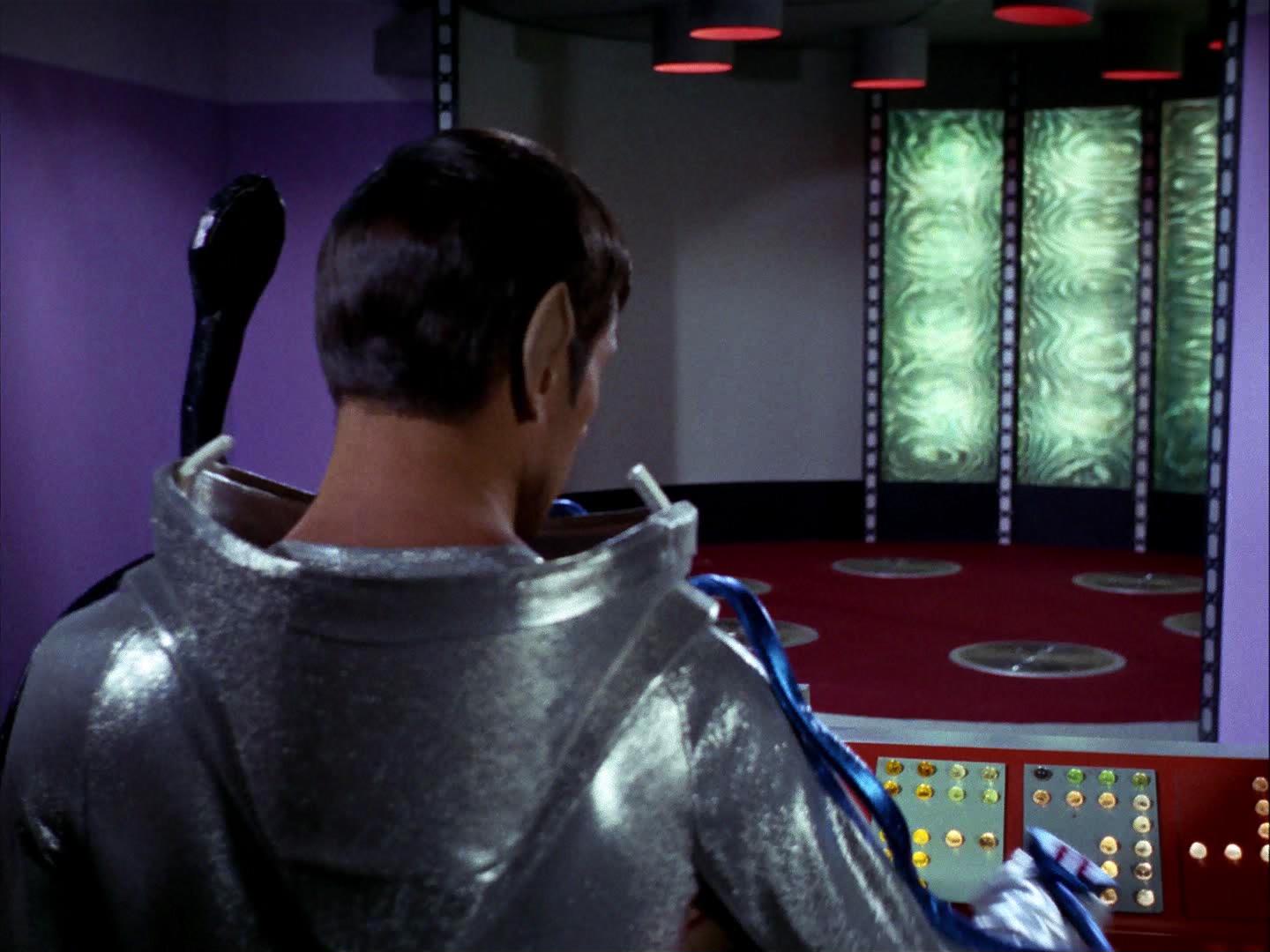 ariane179254_StarTrek_3x09_TheTholianWeb_0871.jpg