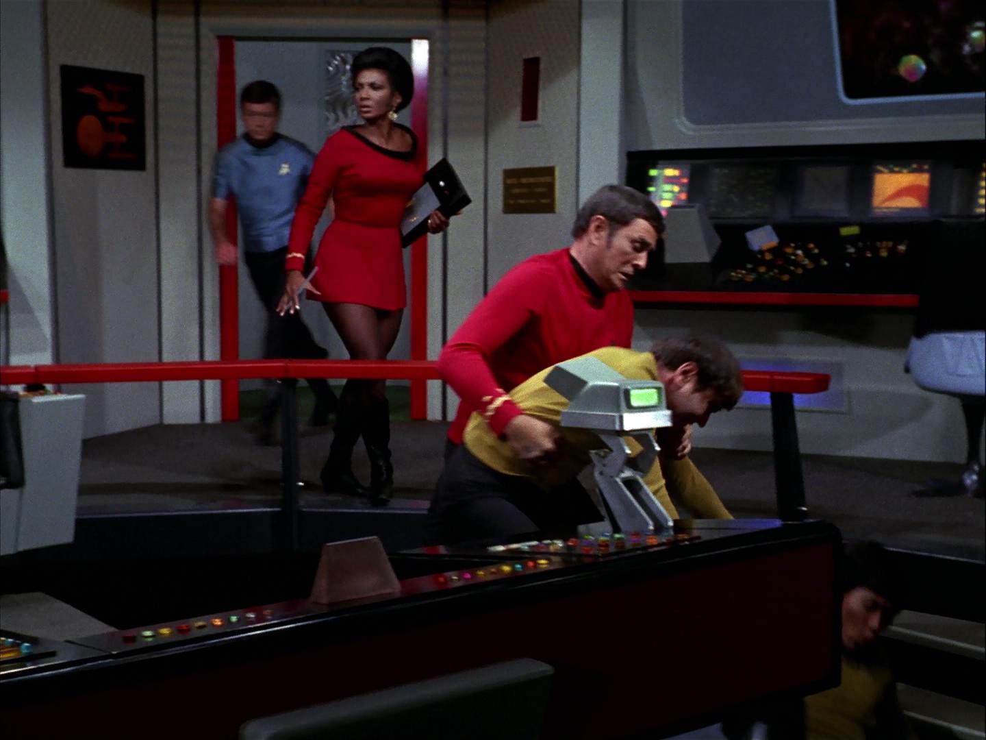ariane179254_StarTrek_3x09_TheTholianWeb_0990.jpg