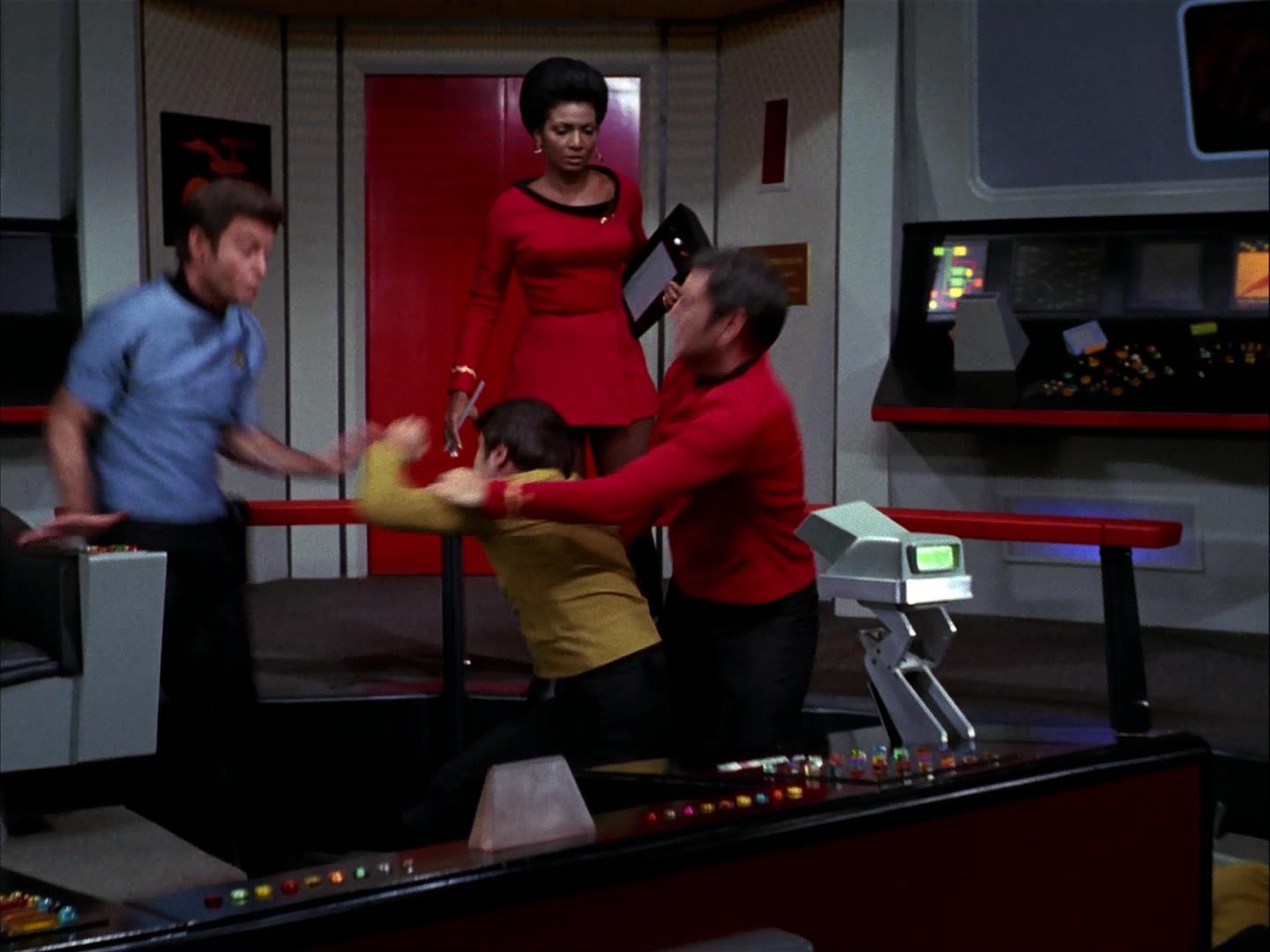 ariane179254_StarTrek_3x09_TheTholianWeb_0992.jpg