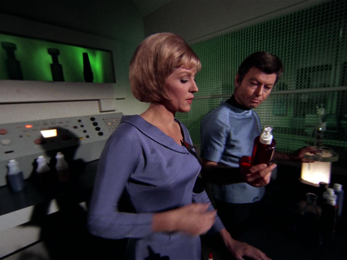 ariane179254_StarTrek_3x09_TheTholianWeb_1297.jpg
