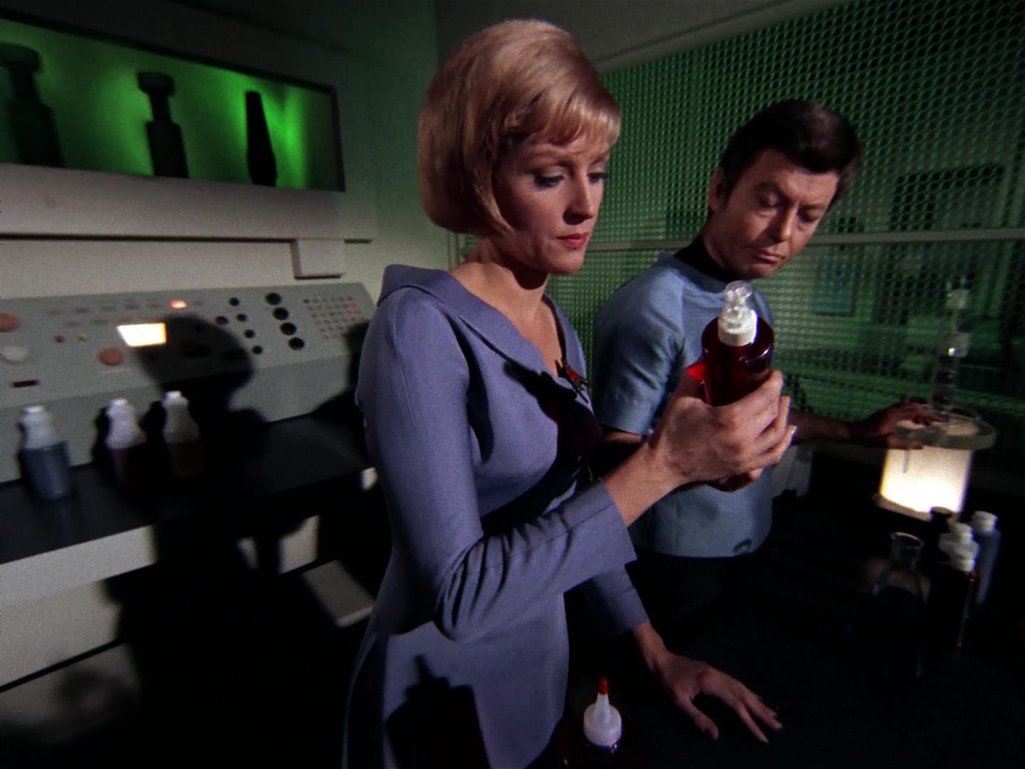 ariane179254_StarTrek_3x09_TheTholianWeb_1298.jpg