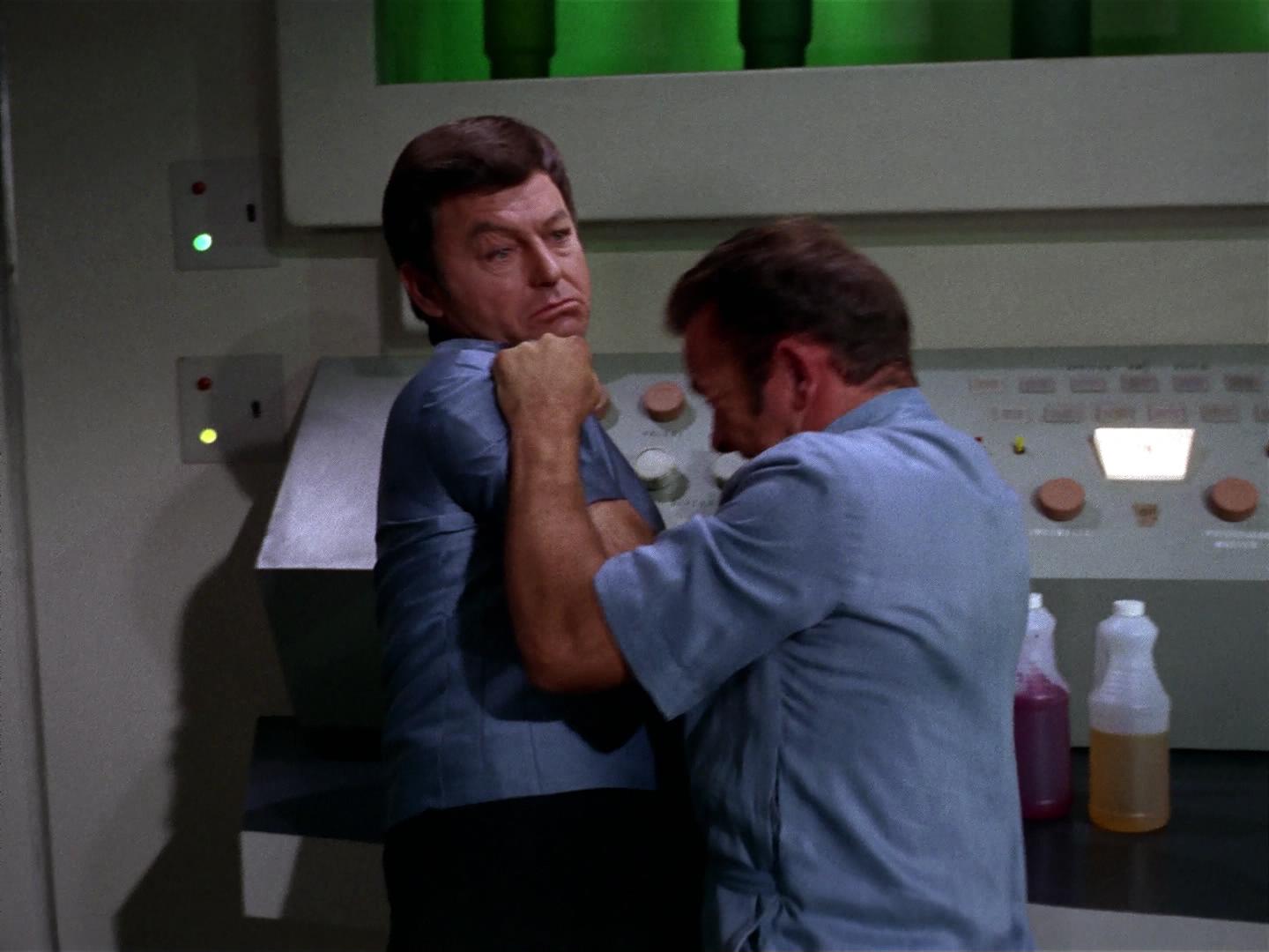 ariane179254_StarTrek_3x09_TheTholianWeb_1322.jpg