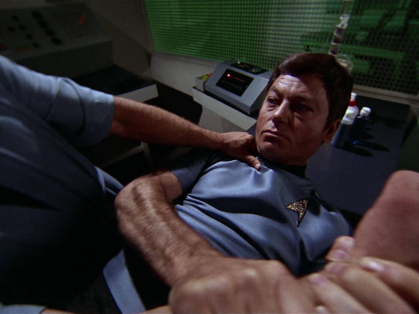 ariane179254_StarTrek_3x09_TheTholianWeb_1341.jpg