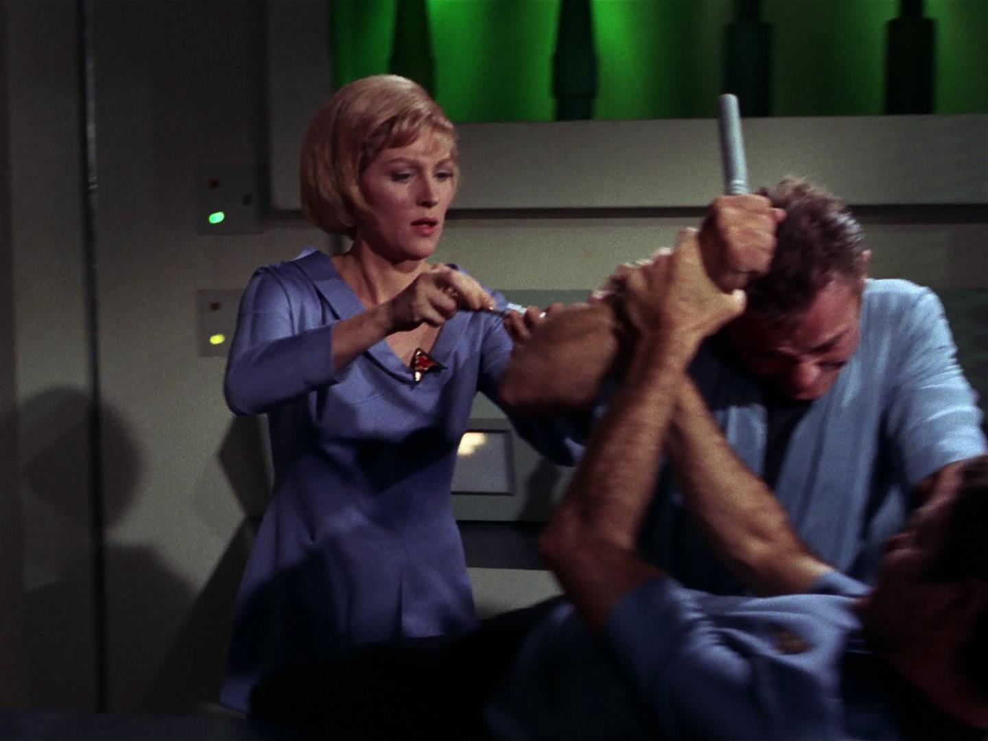ariane179254_StarTrek_3x09_TheTholianWeb_1343.jpg