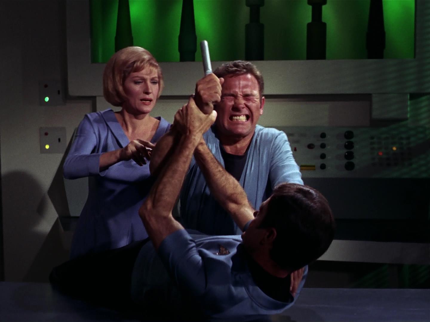 ariane179254_StarTrek_3x09_TheTholianWeb_1344.jpg