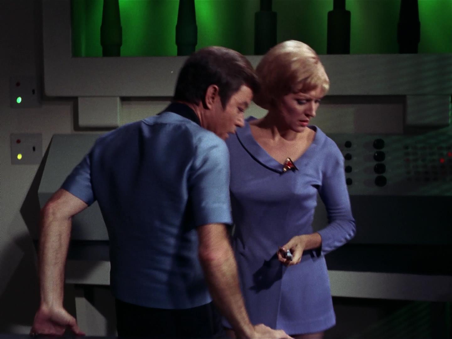 ariane179254_StarTrek_3x09_TheTholianWeb_1348.jpg
