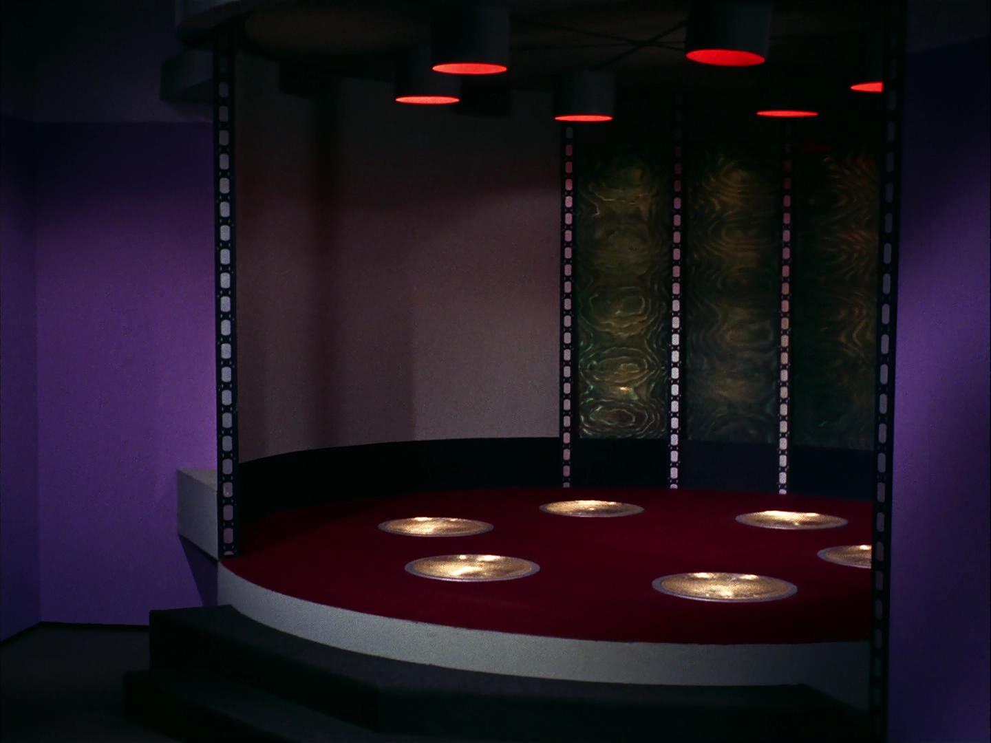 ariane179254_StarTrek_3x09_TheTholianWeb_1363.jpg