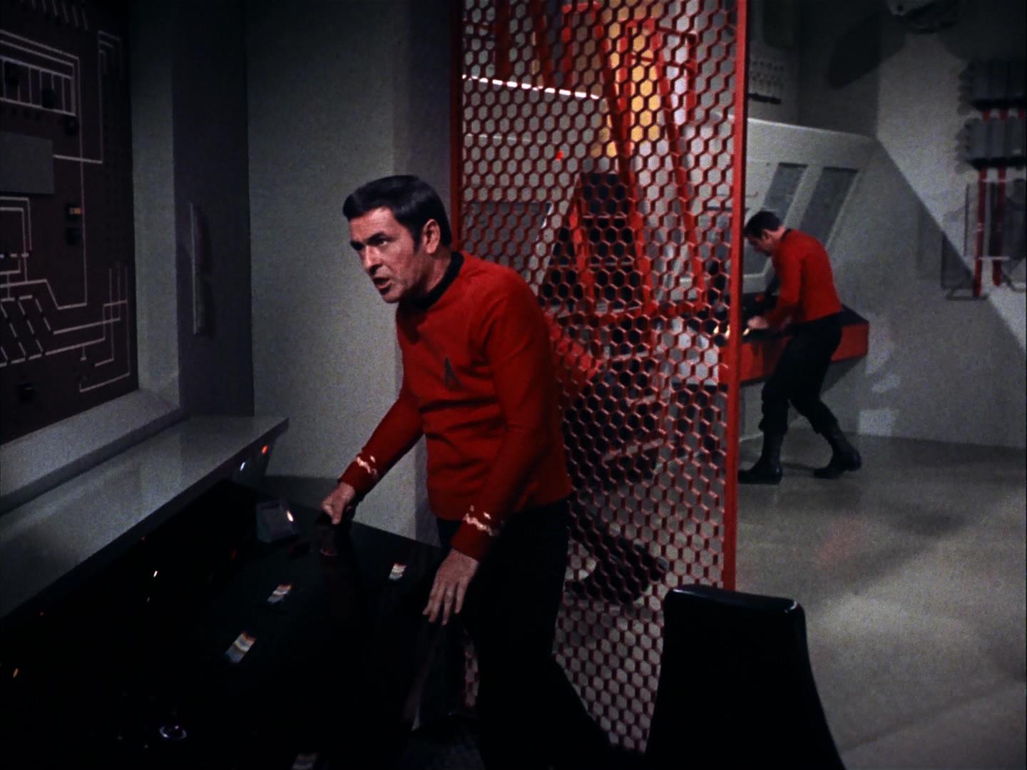 ariane179254_StarTrek_3x09_TheTholianWeb_1523.jpg