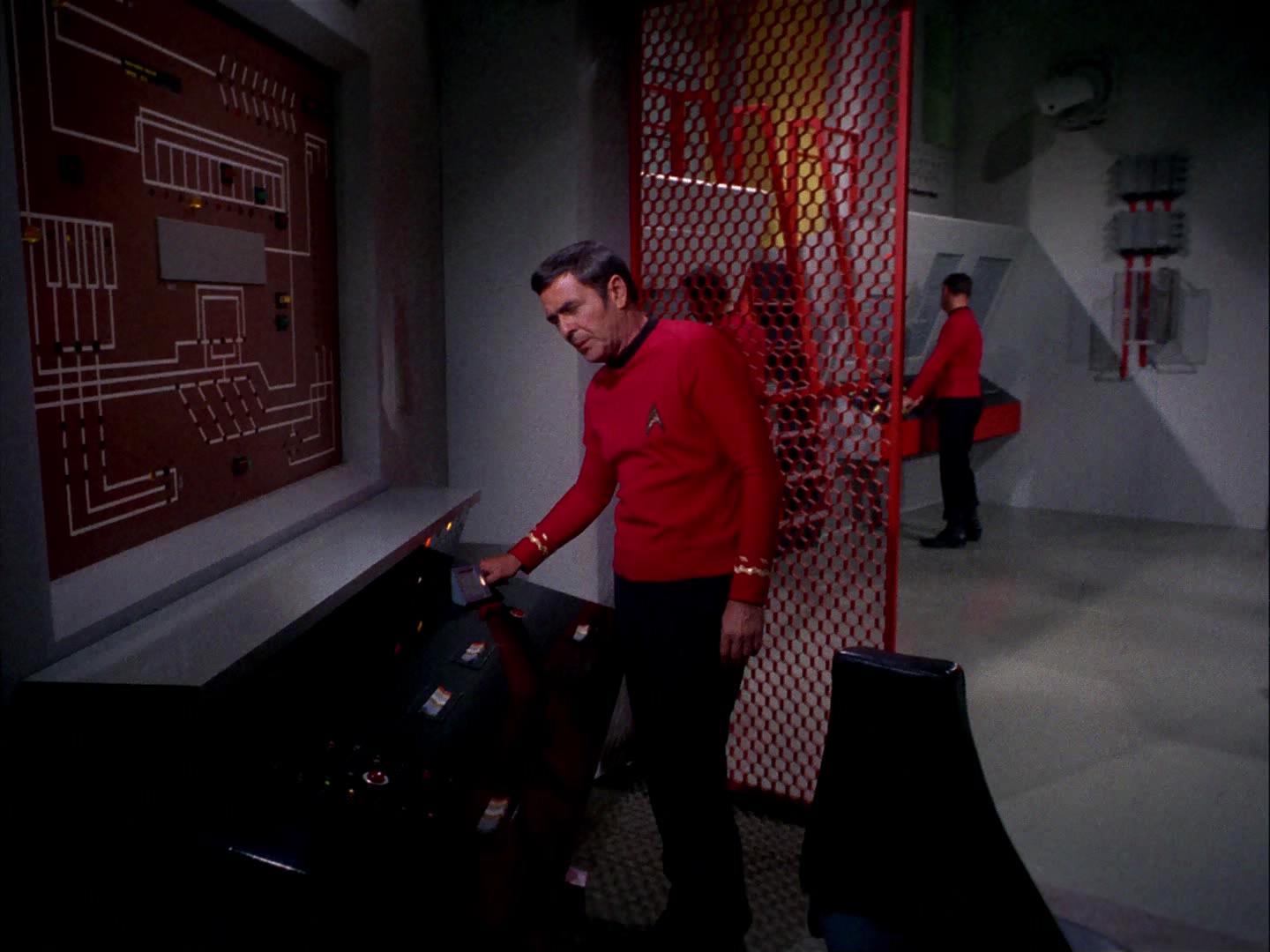 ariane179254_StarTrek_3x09_TheTholianWeb_1587.jpg