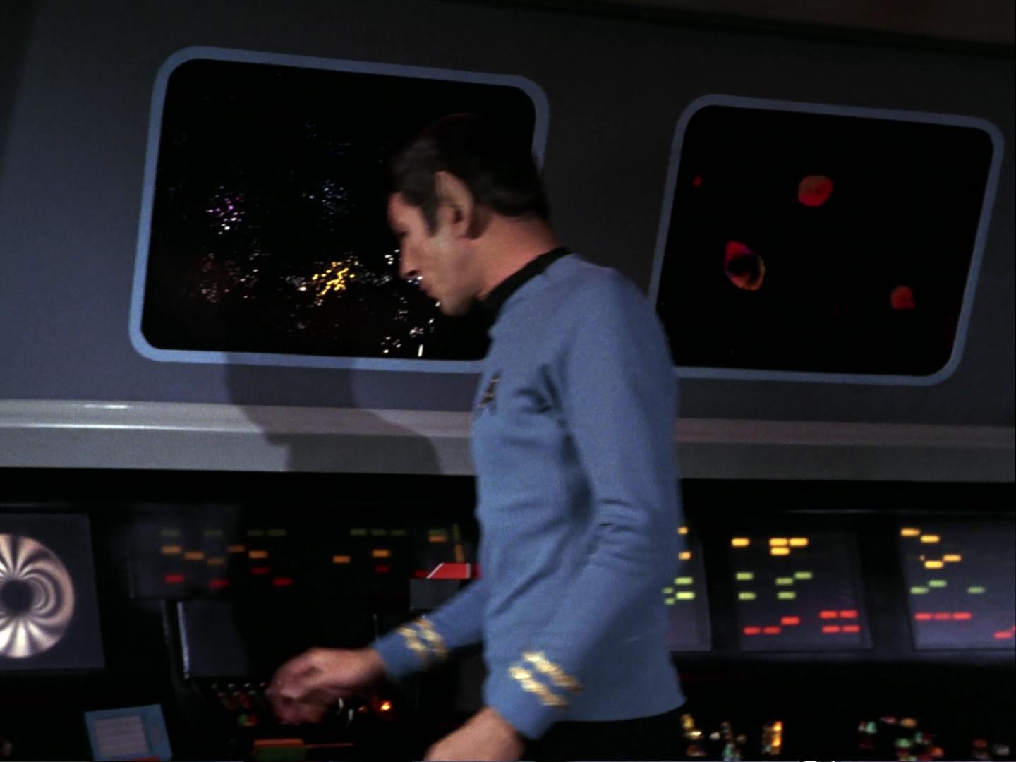 ariane179254_StarTrek_3x09_TheTholianWeb_1699.jpg