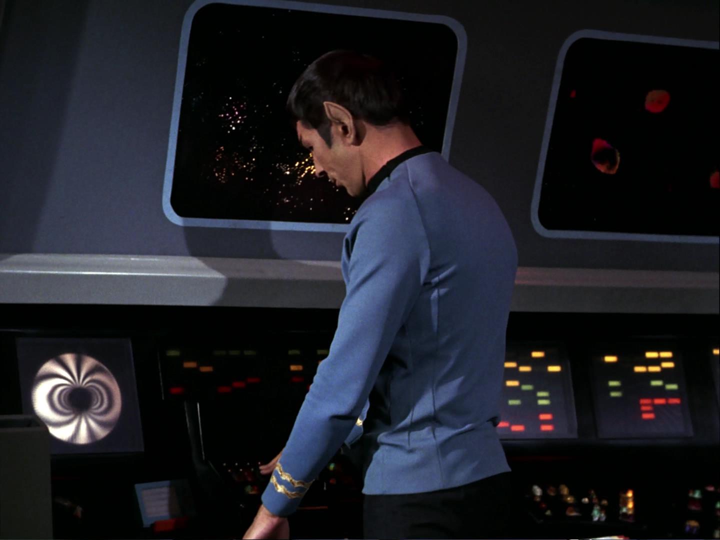 ariane179254_StarTrek_3x09_TheTholianWeb_1702.jpg