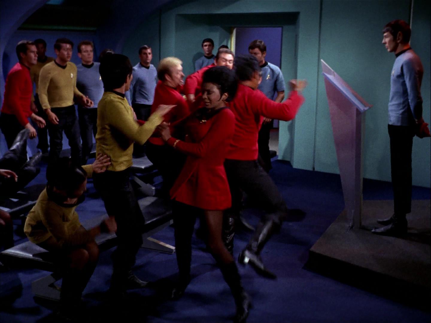 ariane179254_StarTrek_3x09_TheTholianWeb_1889.jpg
