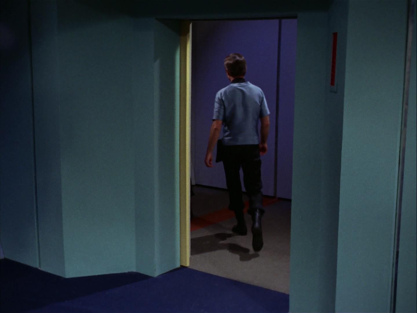 ariane179254_StarTrek_3x09_TheTholianWeb_2016.jpg