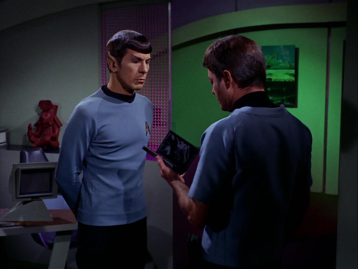 ariane179254_StarTrek_3x09_TheTholianWeb_2028.jpg