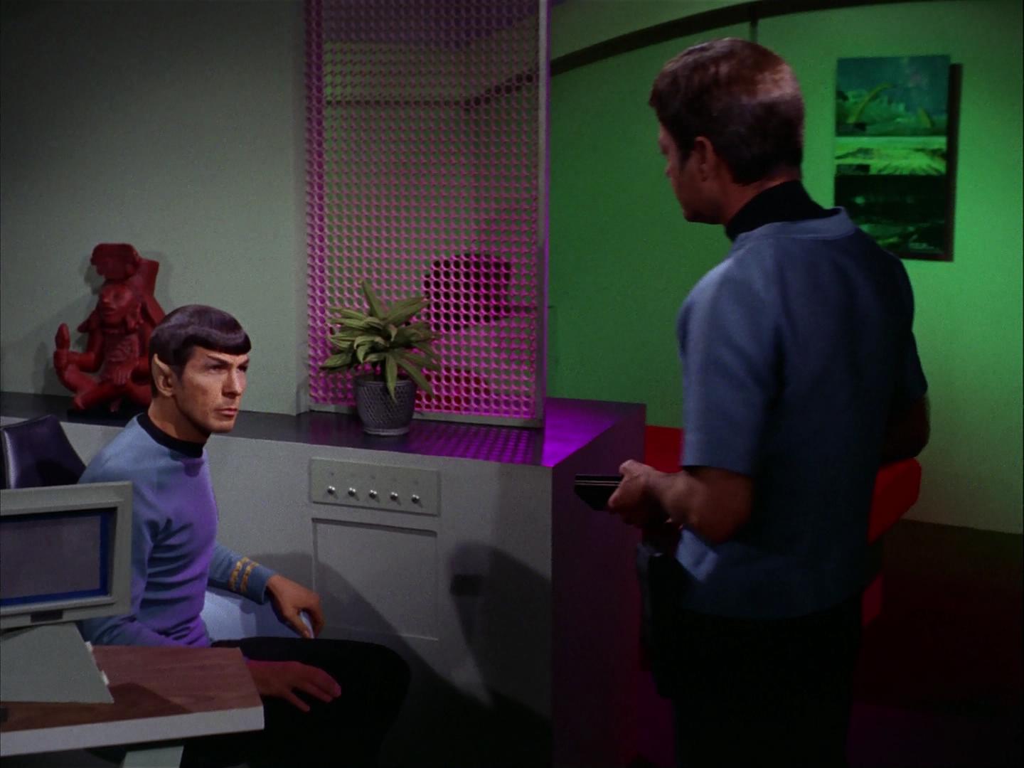 ariane179254_StarTrek_3x09_TheTholianWeb_2098.jpg
