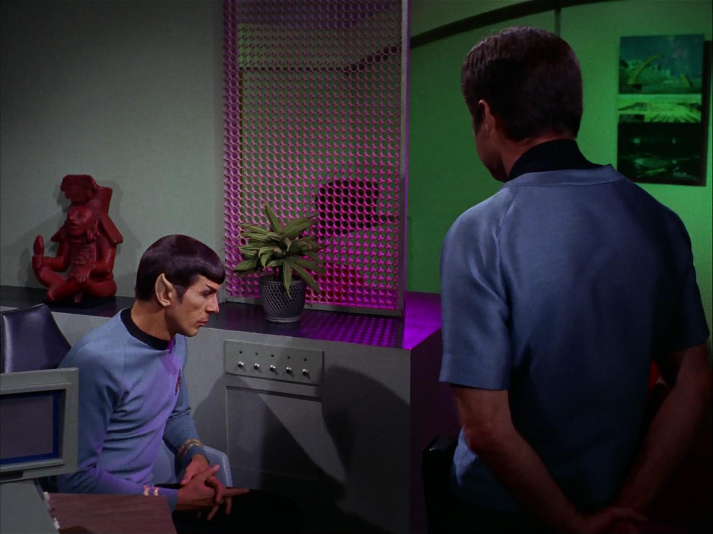 ariane179254_StarTrek_3x09_TheTholianWeb_2121.jpg