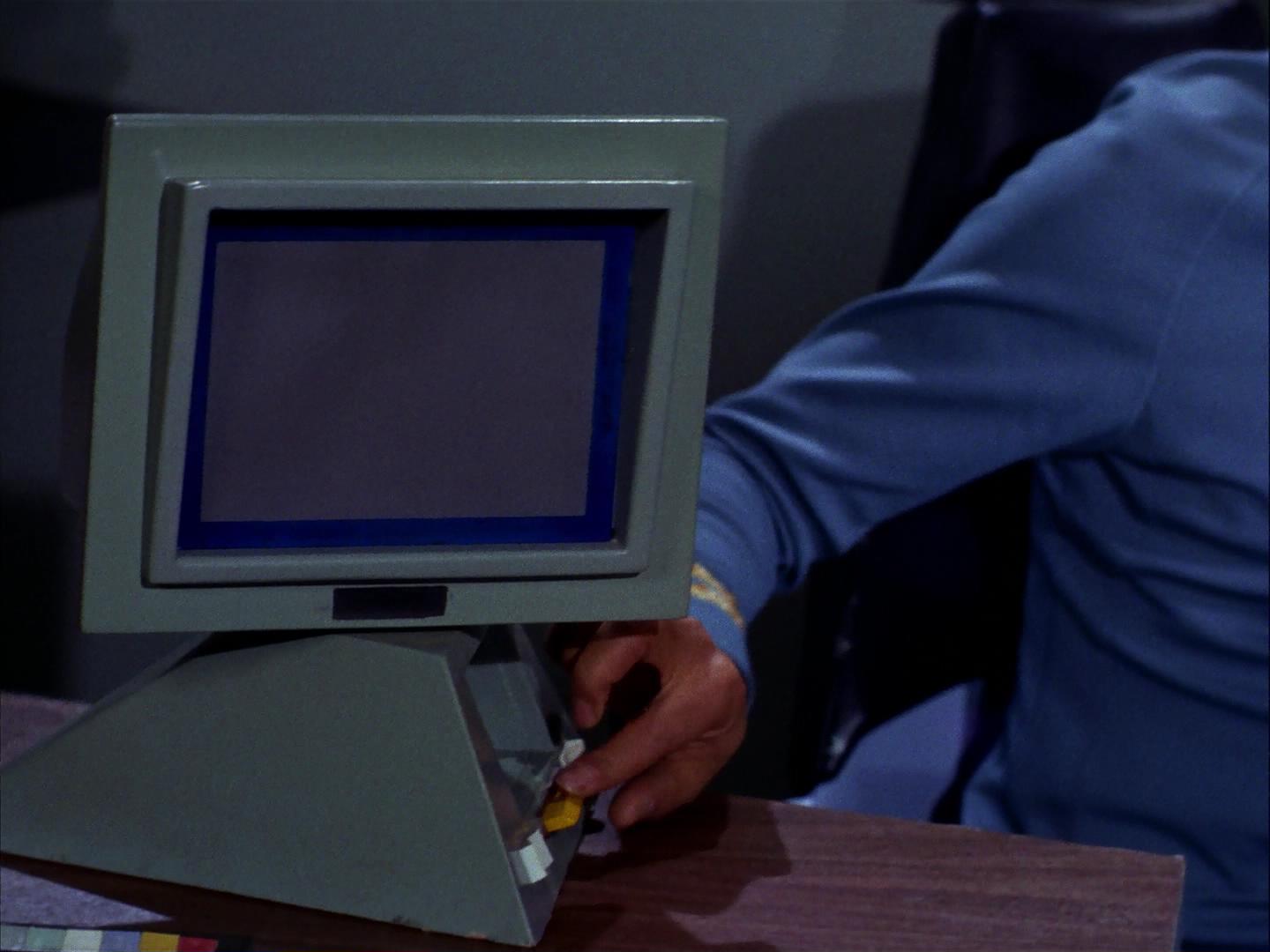 ariane179254_StarTrek_3x09_TheTholianWeb_2154.jpg