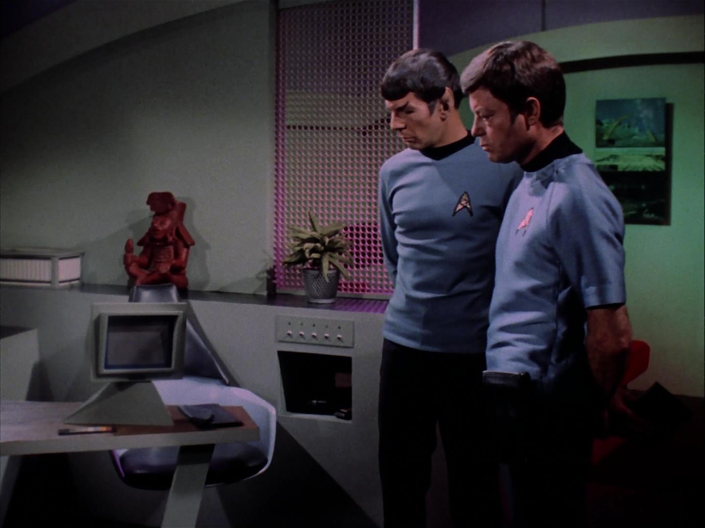ariane179254_StarTrek_3x09_TheTholianWeb_2263.jpg