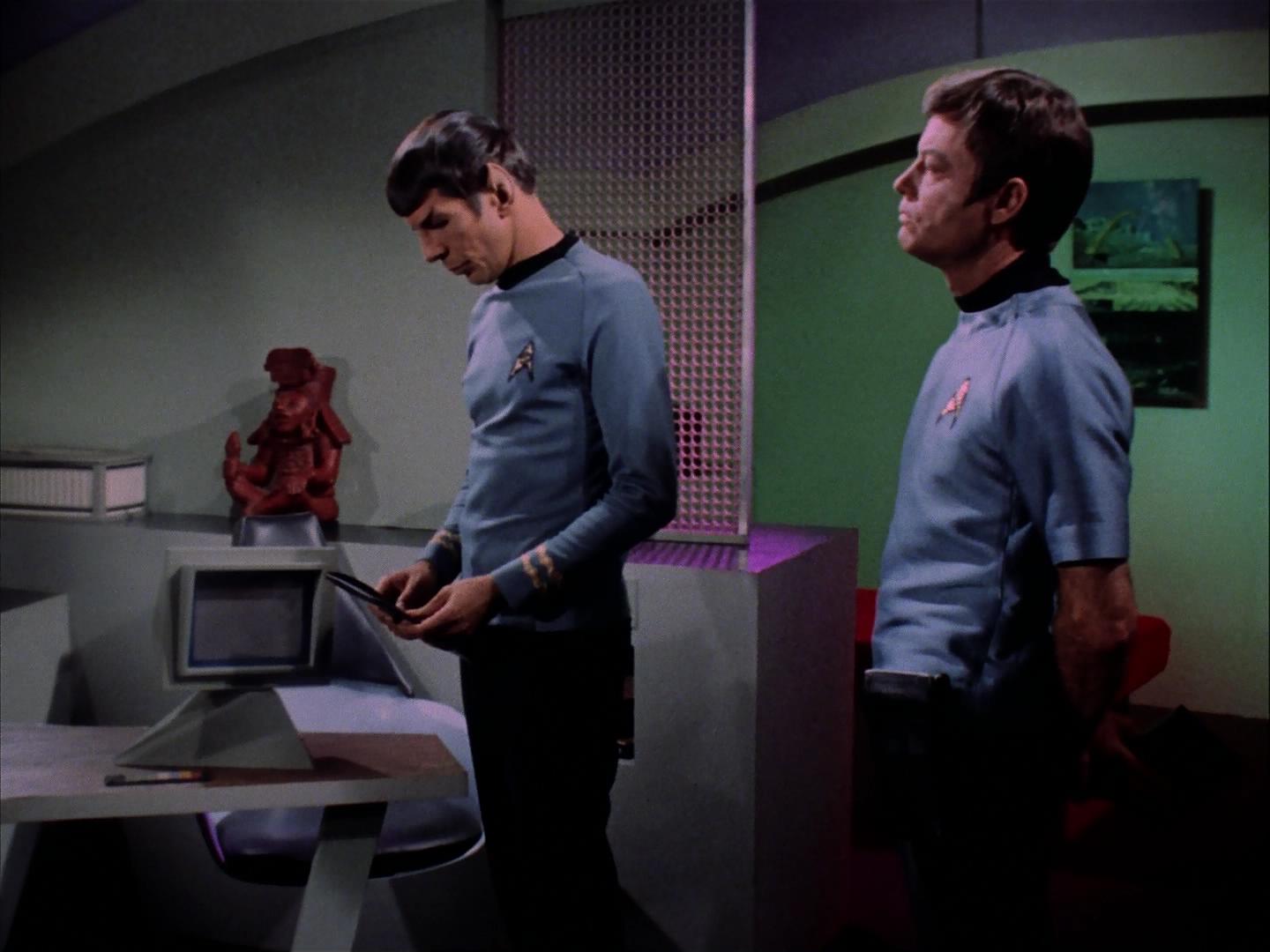 ariane179254_StarTrek_3x09_TheTholianWeb_2270.jpg