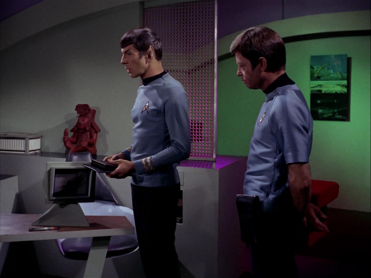 ariane179254_StarTrek_3x09_TheTholianWeb_2295.jpg