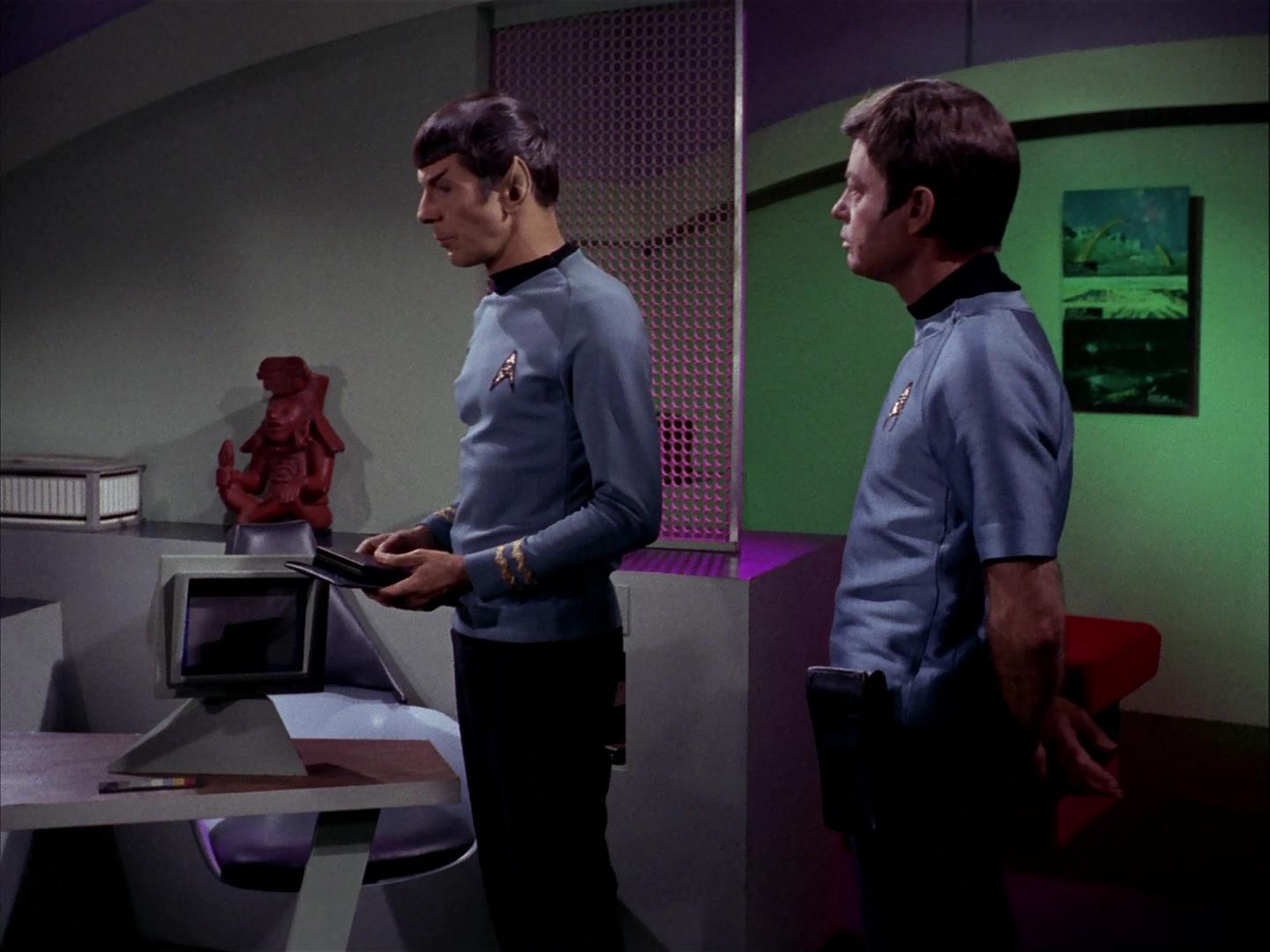 ariane179254_StarTrek_3x09_TheTholianWeb_2296.jpg