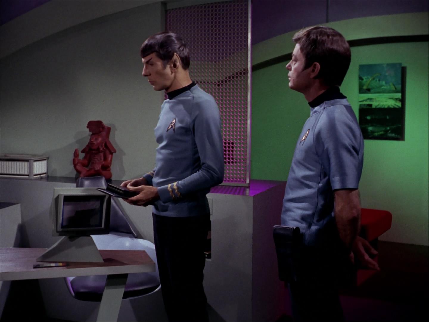 ariane179254_StarTrek_3x09_TheTholianWeb_2297.jpg