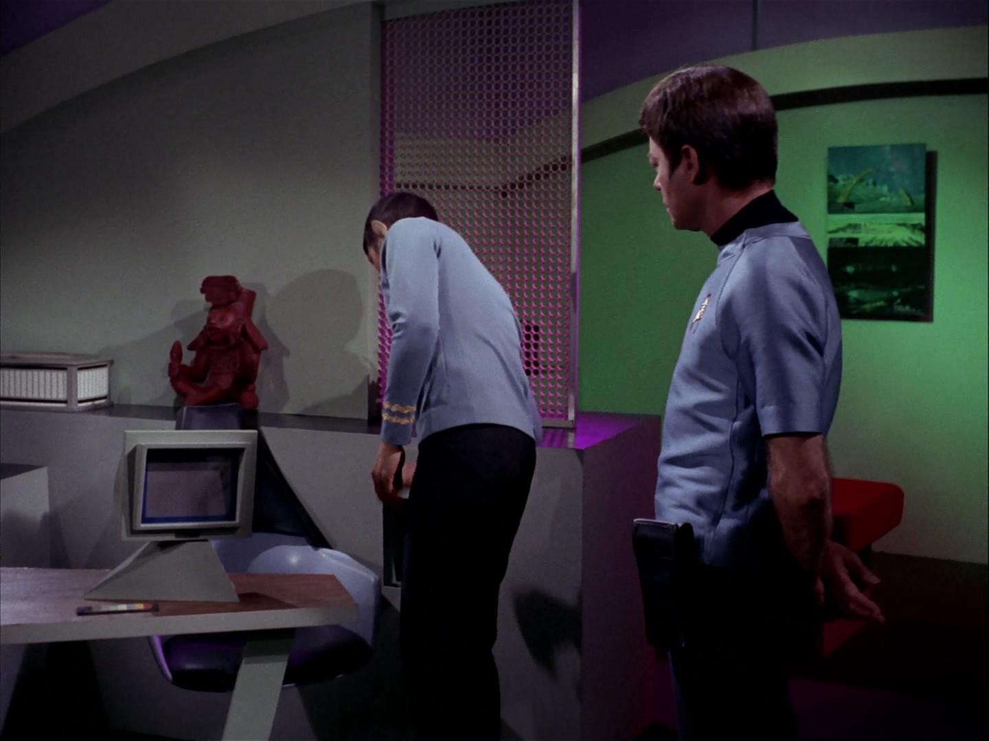 ariane179254_StarTrek_3x09_TheTholianWeb_2301.jpg