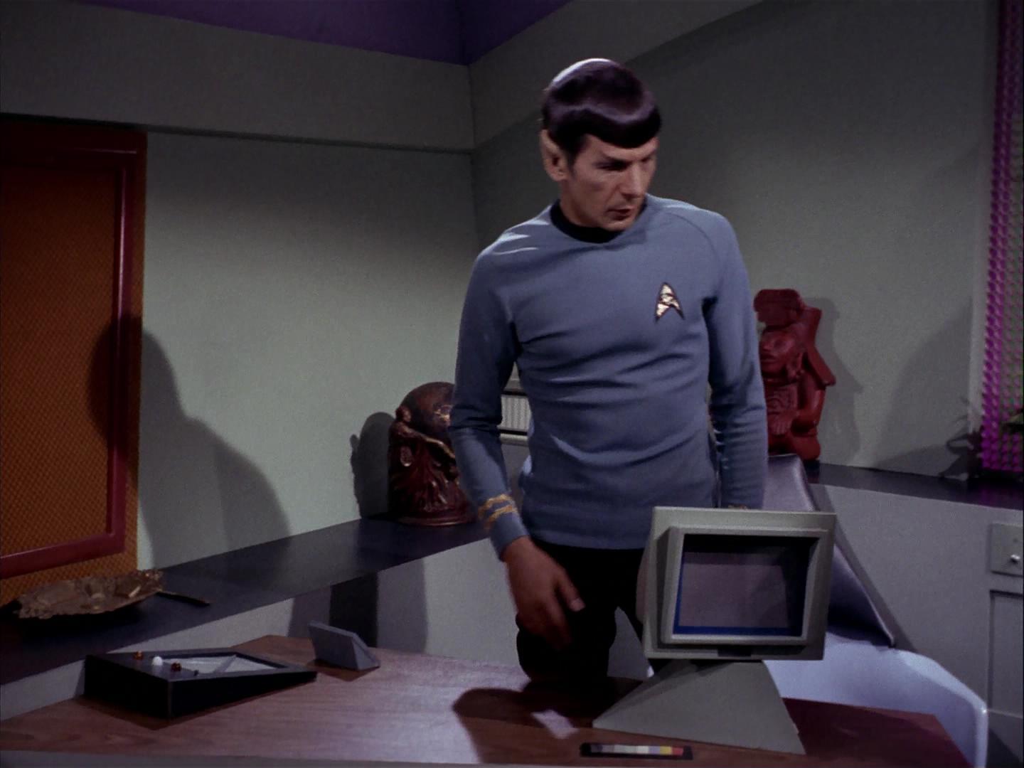 ariane179254_StarTrek_3x09_TheTholianWeb_2318.jpg