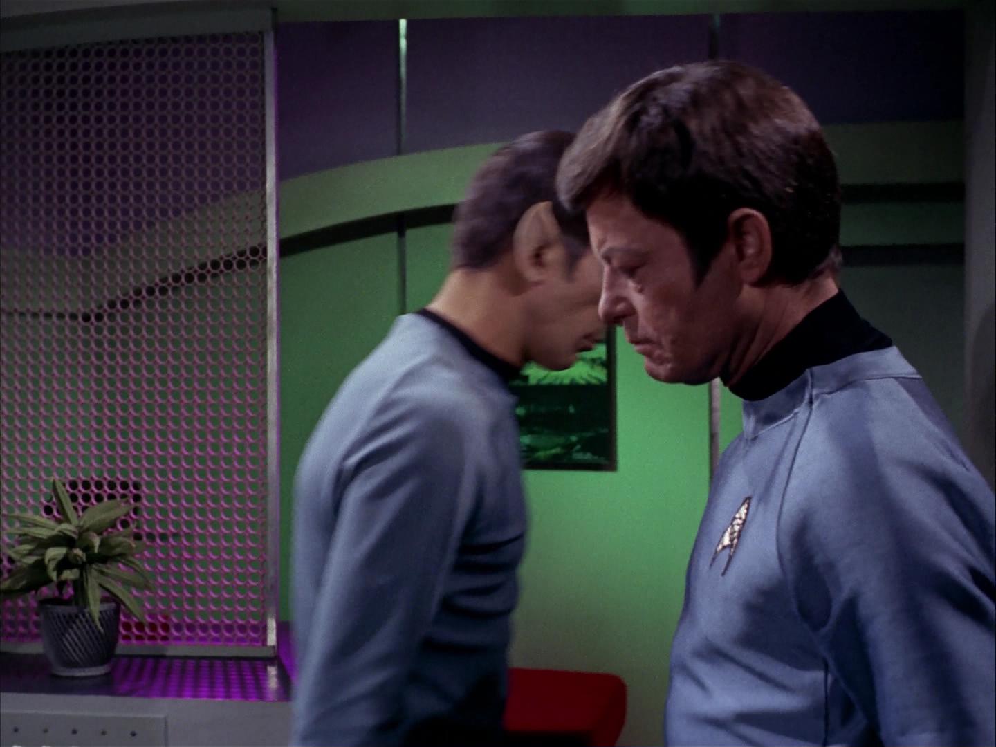 ariane179254_StarTrek_3x09_TheTholianWeb_2329.jpg