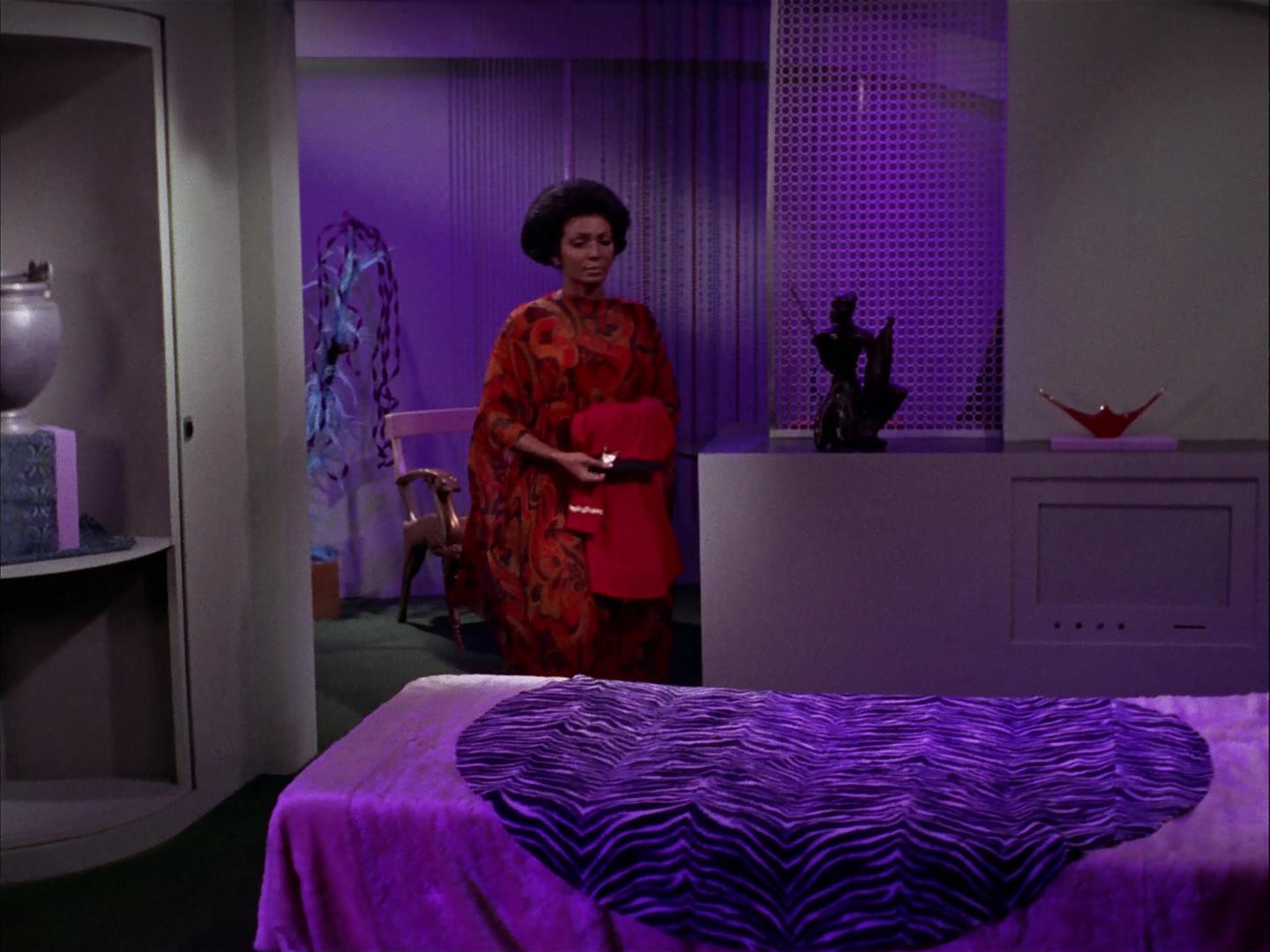 ariane179254_StarTrek_3x09_TheTholianWeb_2336.jpg