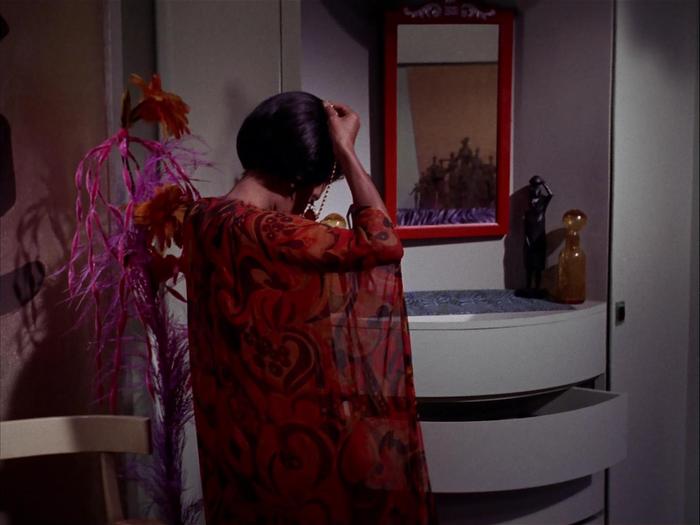 ariane179254_StarTrek_3x09_TheTholianWeb_2358.jpg