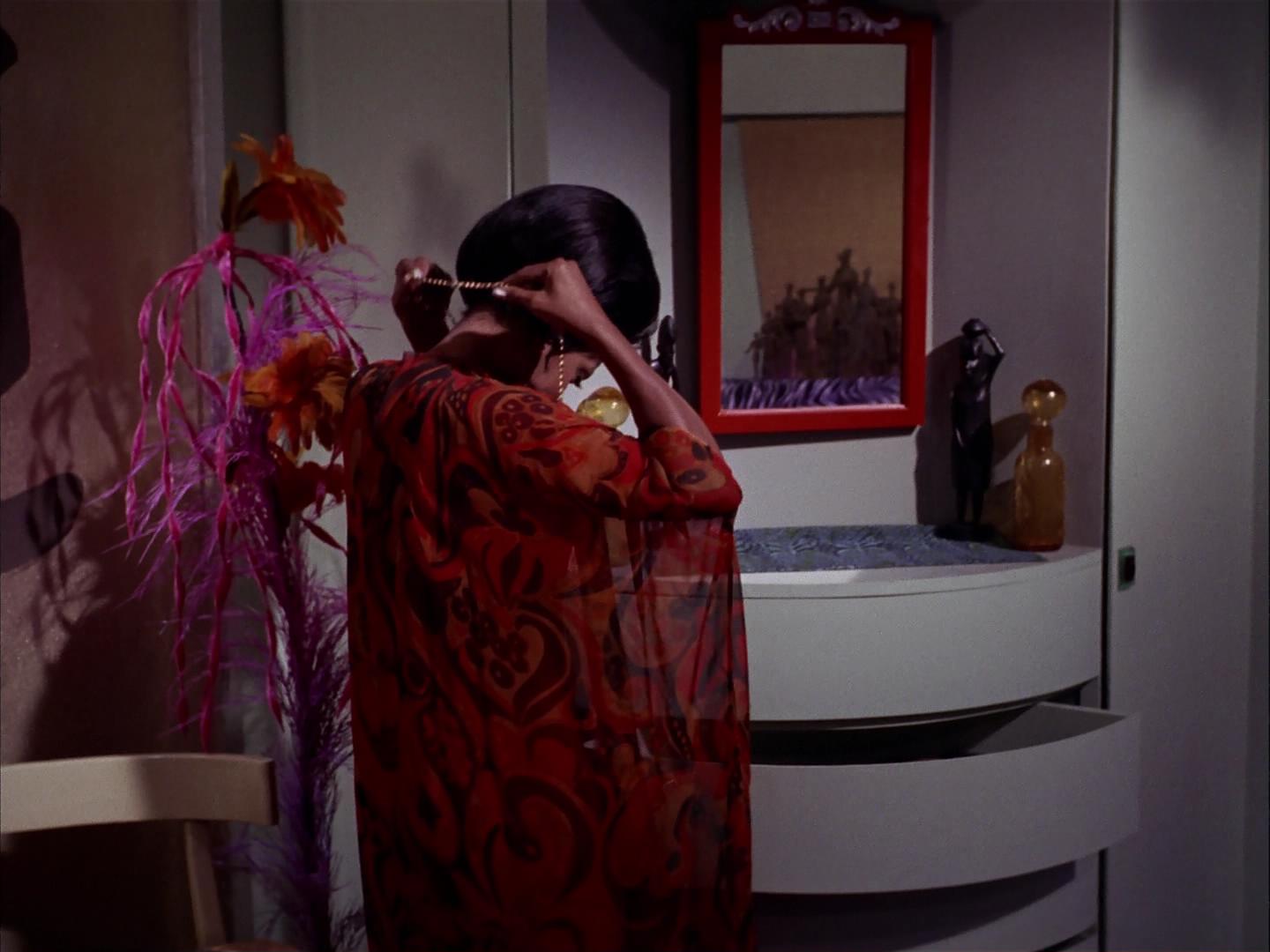 ariane179254_StarTrek_3x09_TheTholianWeb_2359.jpg