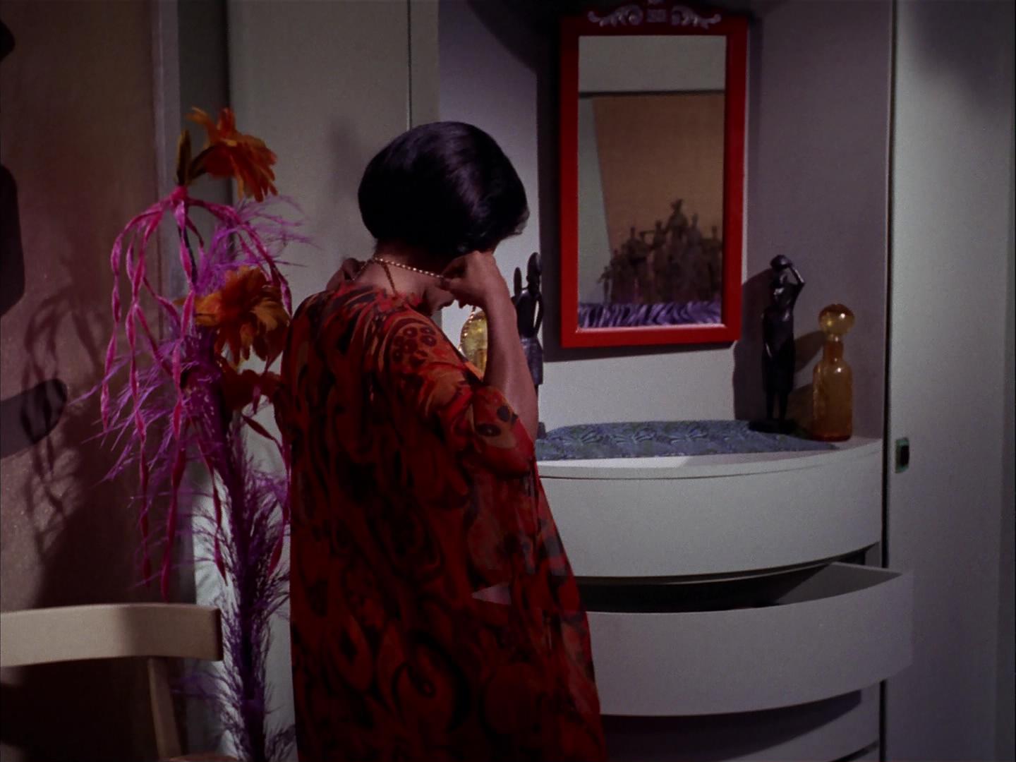 ariane179254_StarTrek_3x09_TheTholianWeb_2360.jpg
