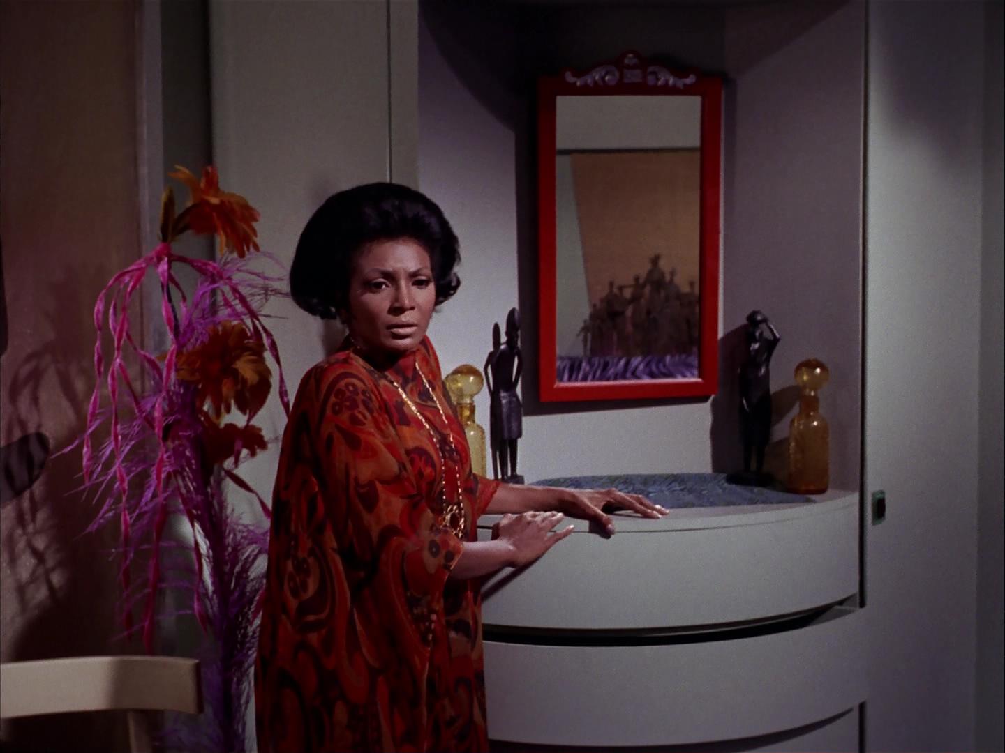 ariane179254_StarTrek_3x09_TheTholianWeb_2391.jpg