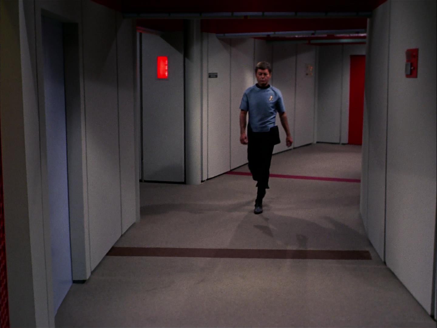 ariane179254_StarTrek_3x09_TheTholianWeb_2397.jpg