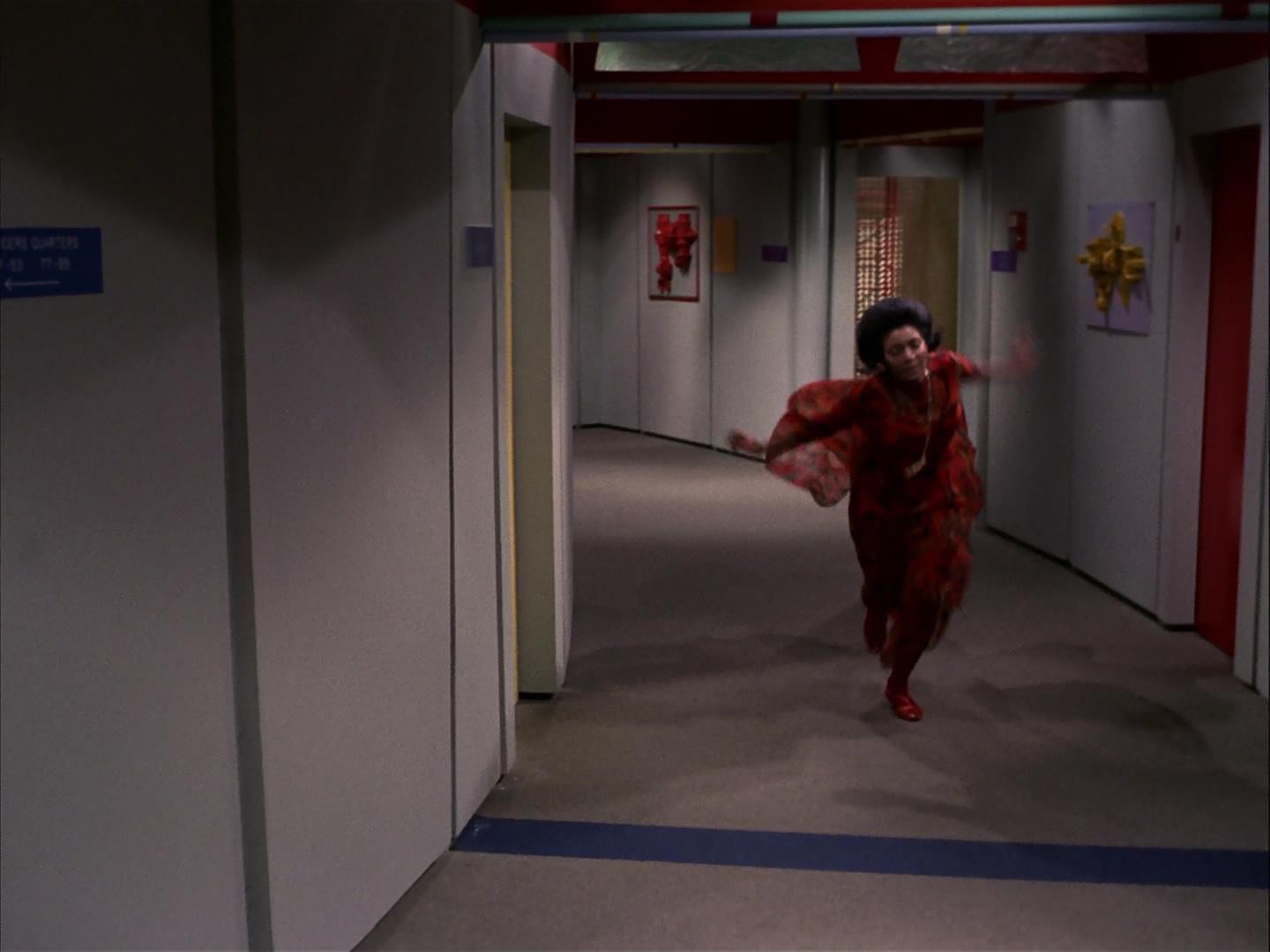ariane179254_StarTrek_3x09_TheTholianWeb_2401.jpg