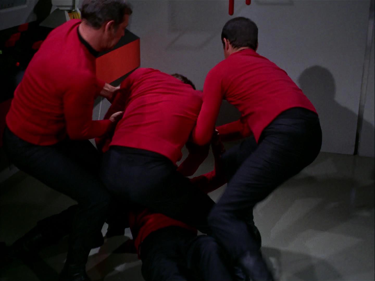 ariane179254_StarTrek_3x09_TheTholianWeb_2471.jpg
