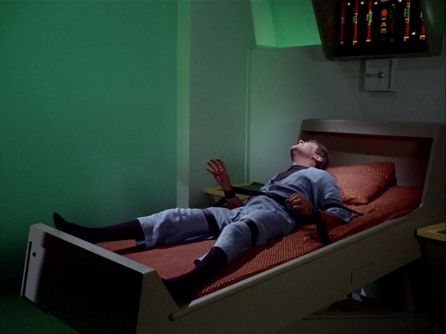 ariane179254_StarTrek_3x09_TheTholianWeb_2507.jpg