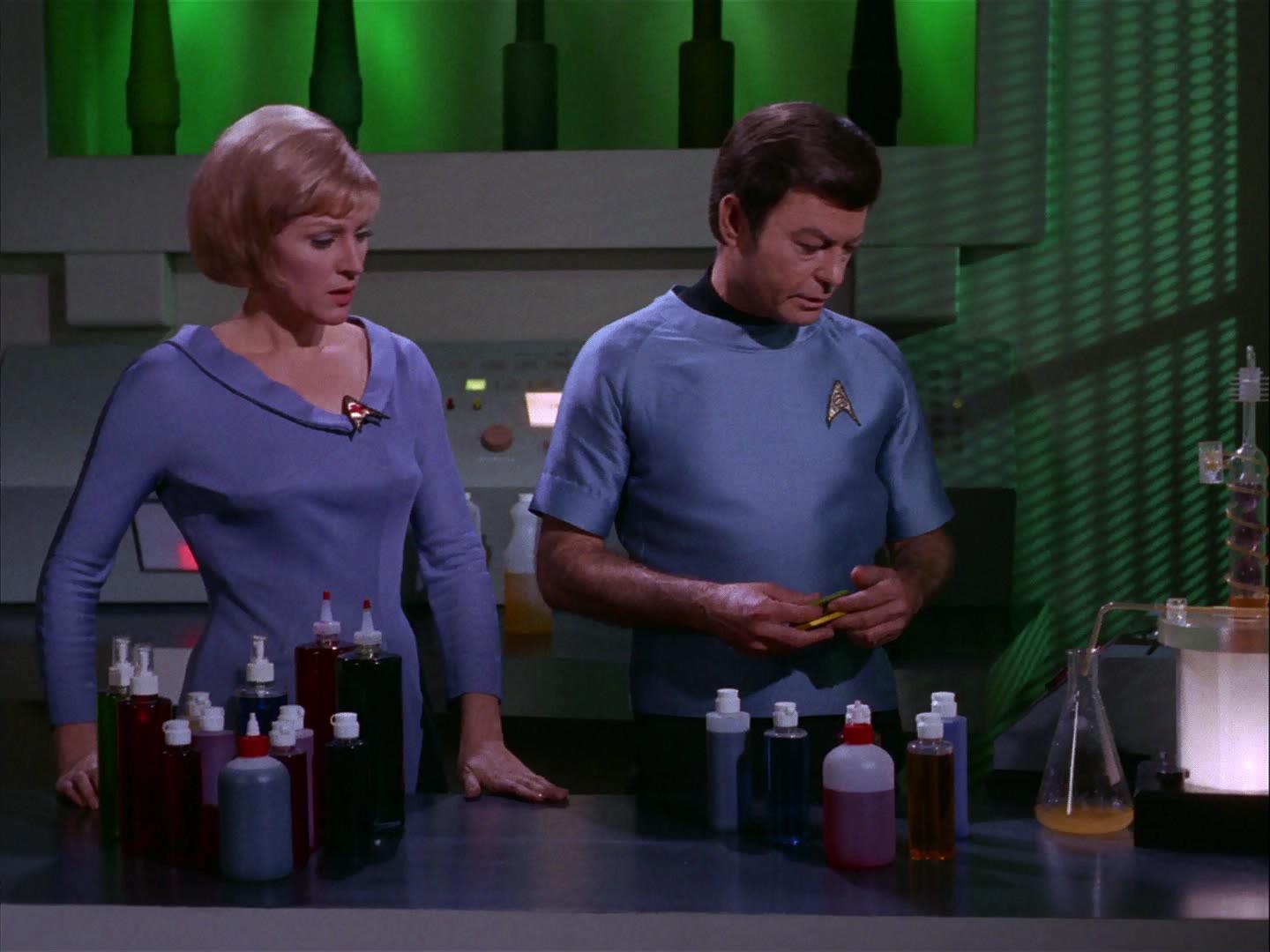 ariane179254_StarTrek_3x09_TheTholianWeb_2529.jpg