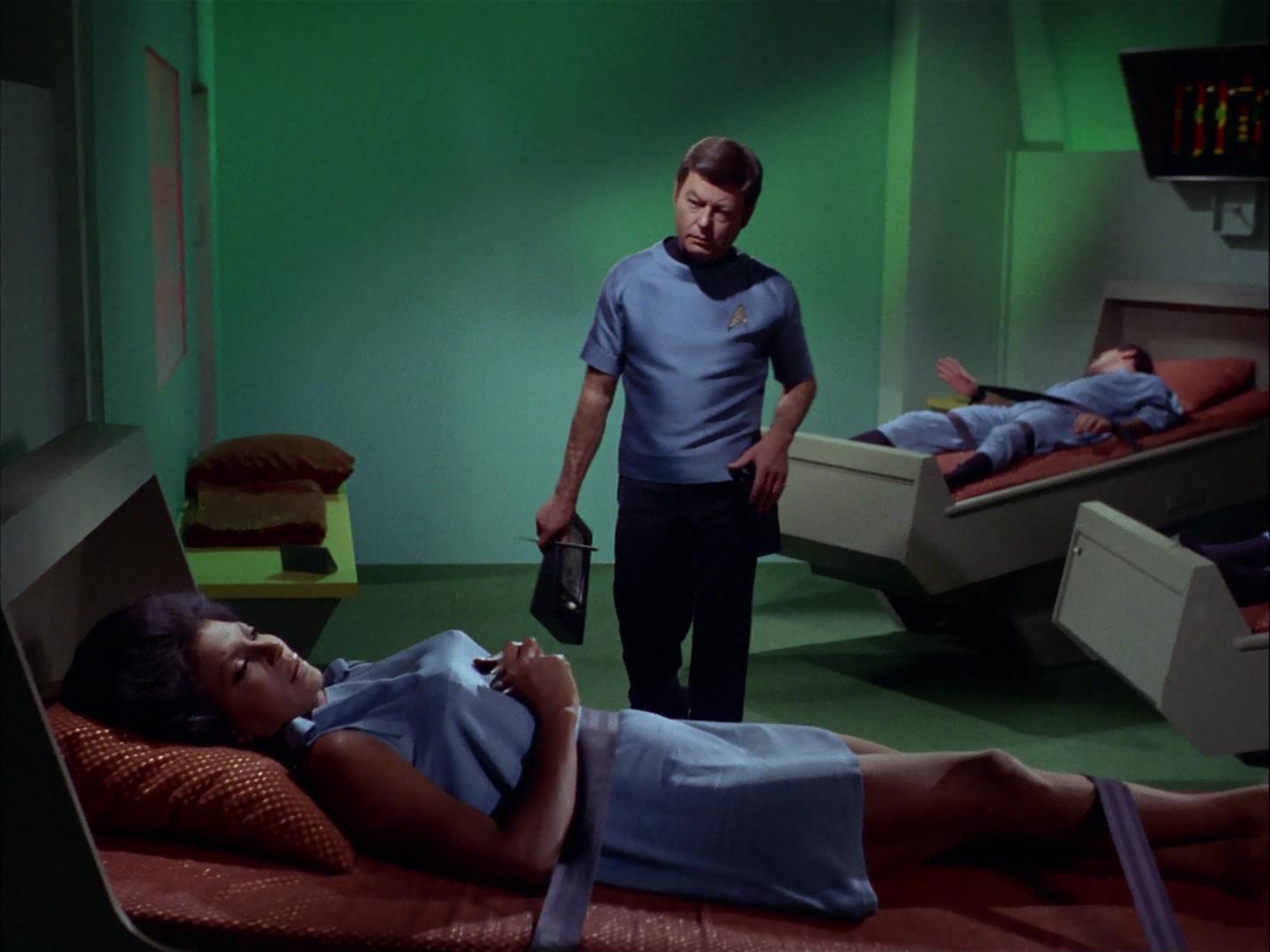ariane179254_StarTrek_3x09_TheTholianWeb_2573.jpg