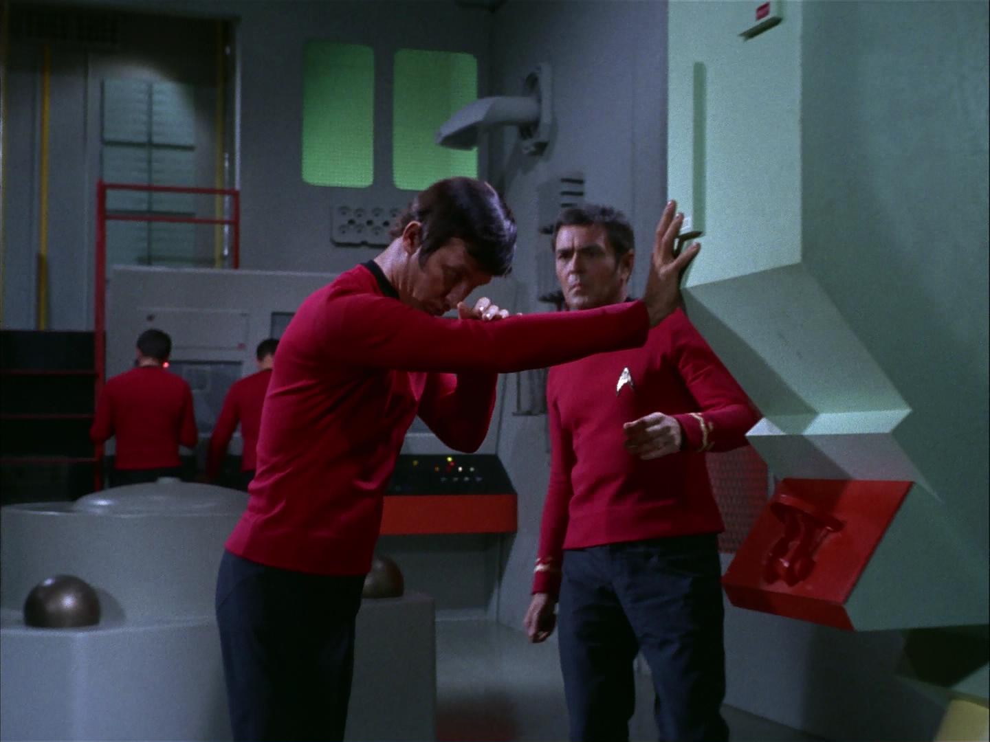 ariane179254_StarTrek_3x09_TheTholianWeb_2626.jpg