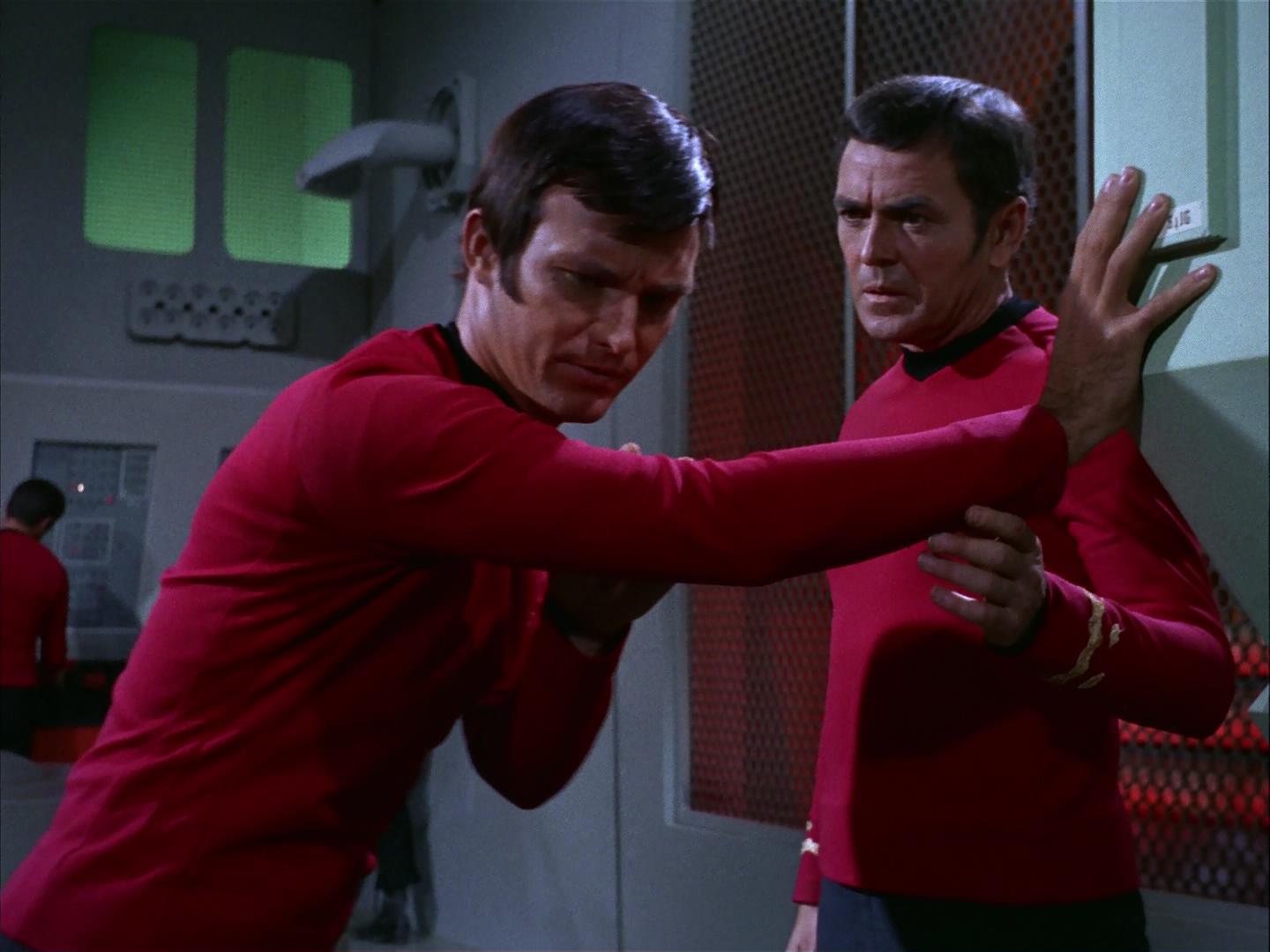ariane179254_StarTrek_3x09_TheTholianWeb_2630.jpg