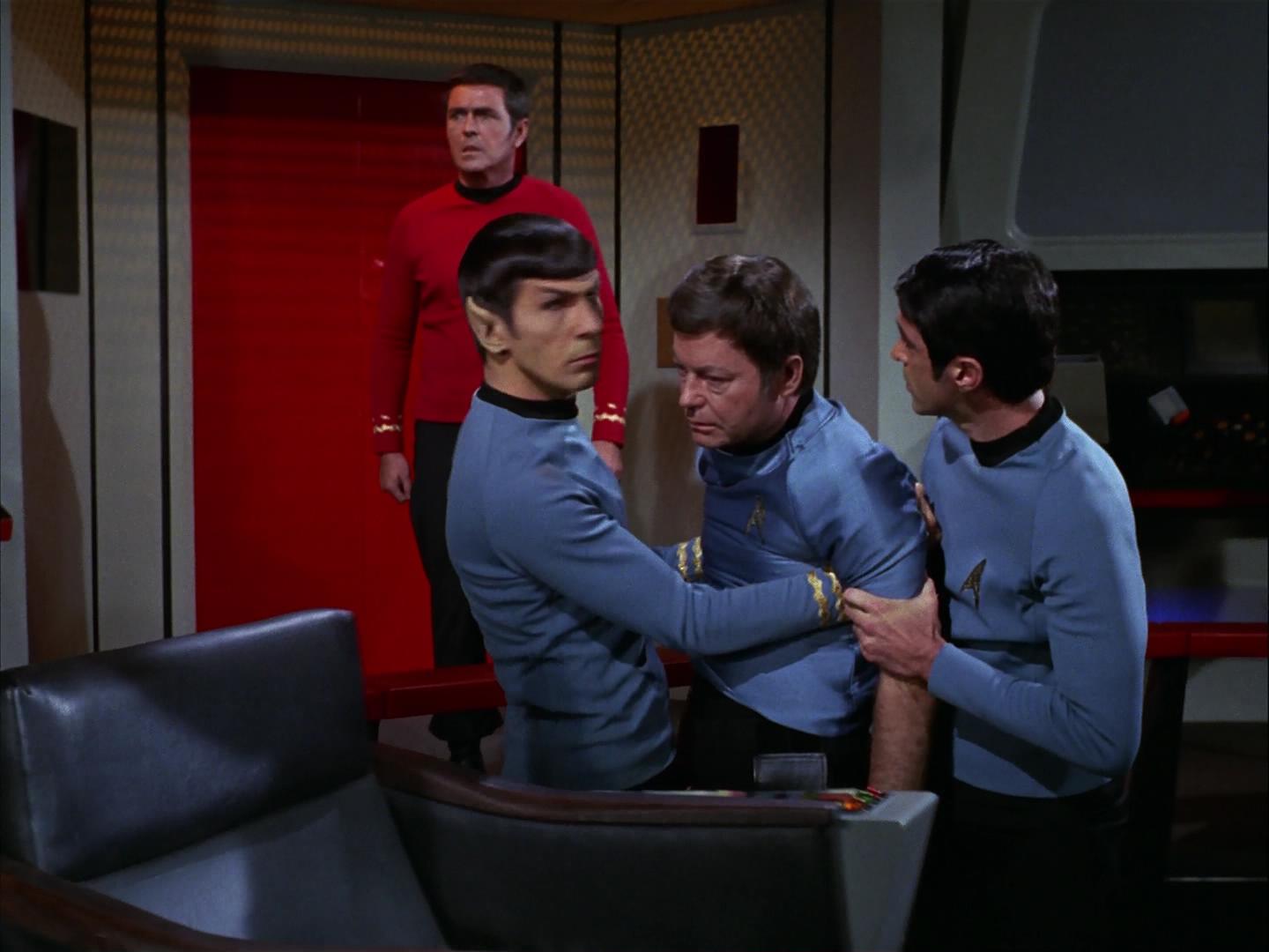 ariane179254_StarTrek_3x09_TheTholianWeb_2765.jpg