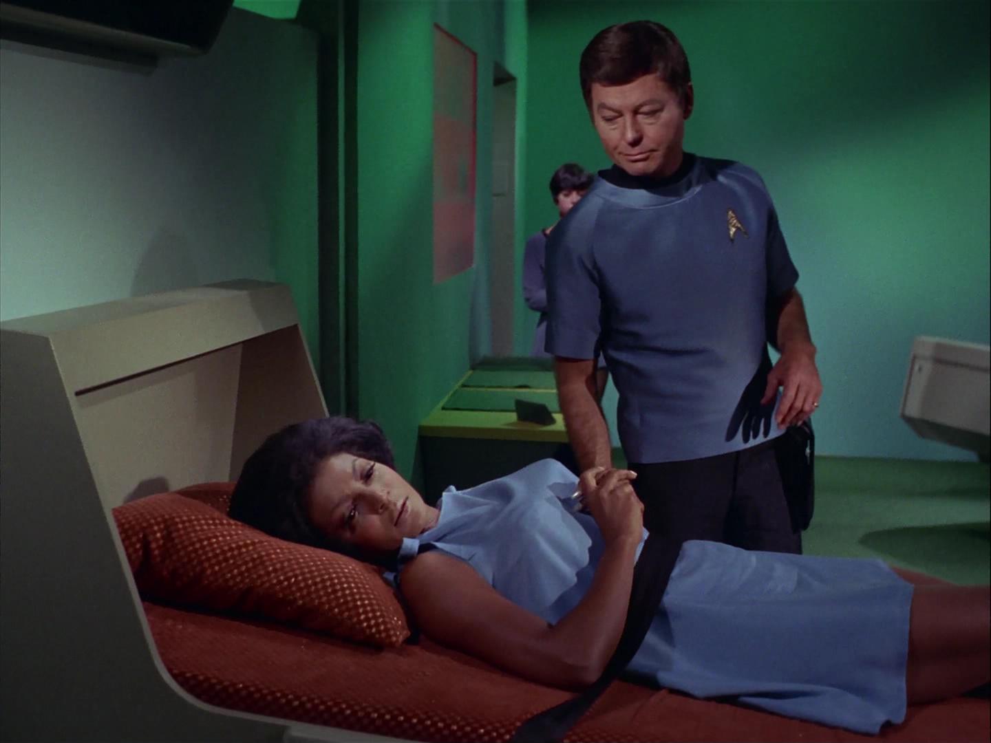 ariane179254_StarTrek_3x09_TheTholianWeb_2847.jpg